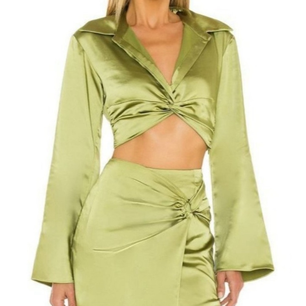 L'Academie: FRANCA TOP

Color: Light Olive Green
Size: XXS